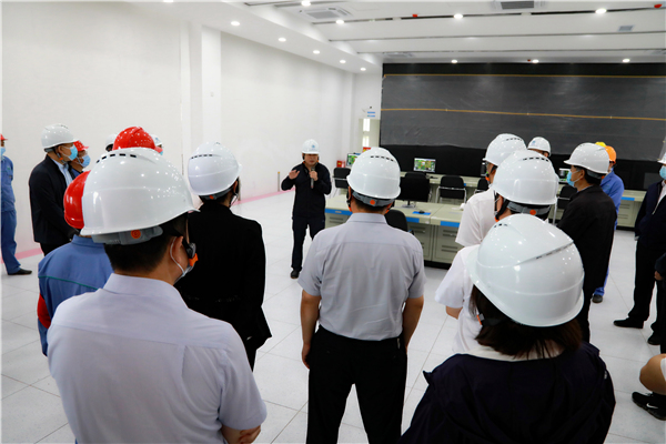 bte365集团复工复产促增添项目观摩聚会与会职员走进大秦国源三秦环保秦邦园区在榆项目