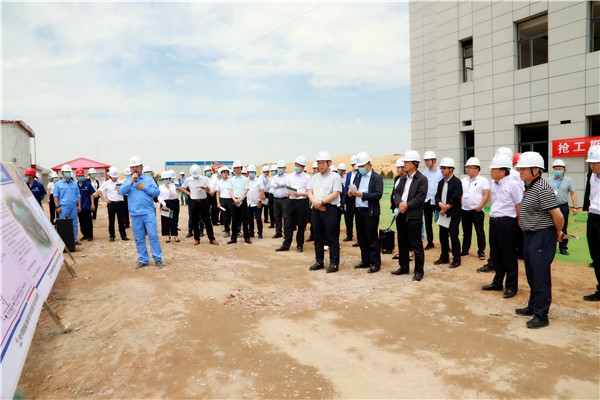 bte365集团复工复产促增添项目观摩聚会与会职员走进大秦国源三秦环保秦邦园区在榆项目