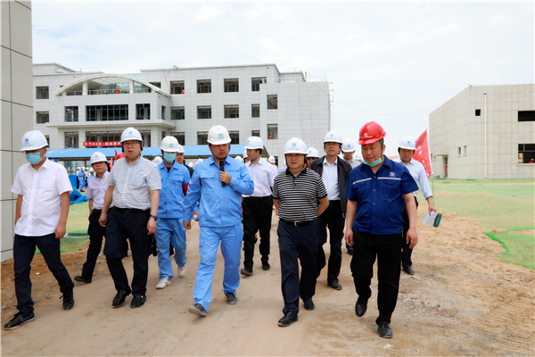bte365集团复工复产促增添项目观摩聚会与会职员走进大秦国源三秦环保秦邦园区在榆项目