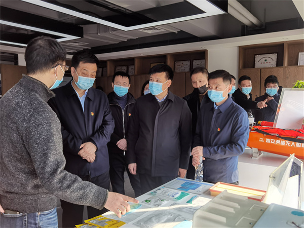 省国资委党委委员、驻委纪检监察组组长贺向东到秦创原bte365集团立异中心调研